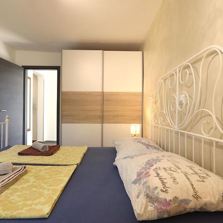 Holiday House "Laurus Garden" With Private Parking ميدولين المظهر الخارجي الصورة