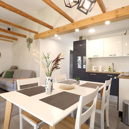 Holiday House "Laurus Garden" With Private Parking ميدولين المظهر الخارجي الصورة