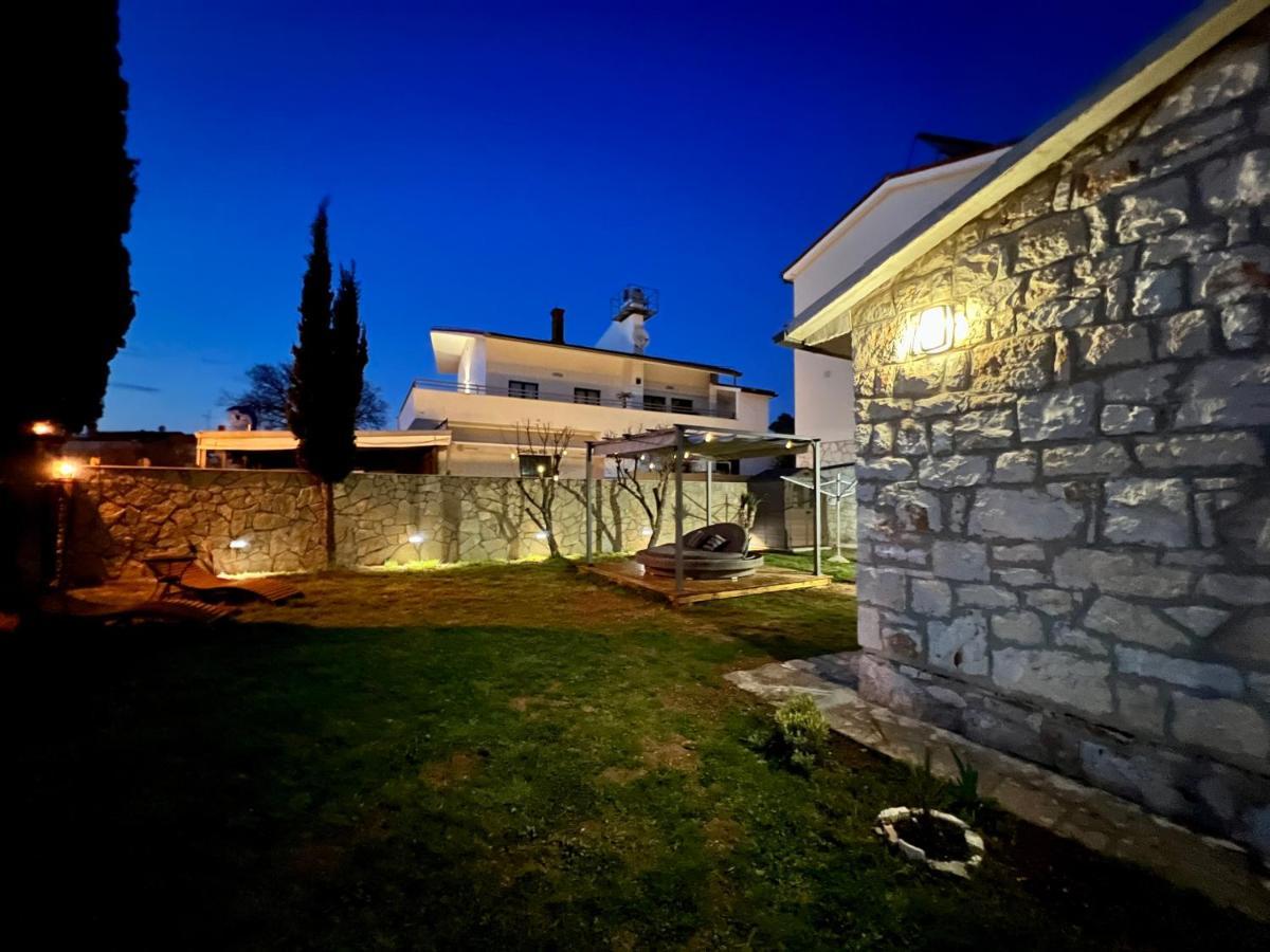Holiday House "Laurus Garden" With Private Parking ميدولين المظهر الخارجي الصورة