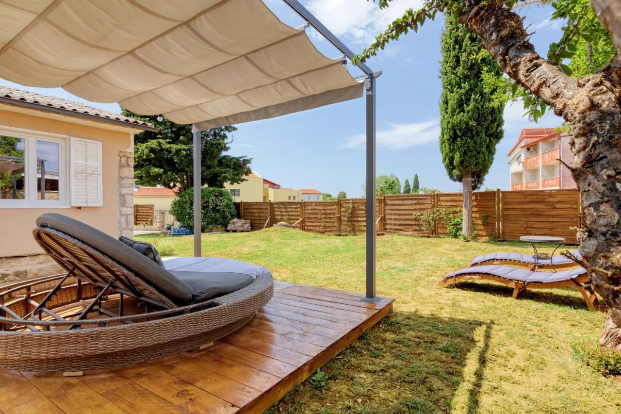 Holiday House "Laurus Garden" With Private Parking ميدولين المظهر الخارجي الصورة