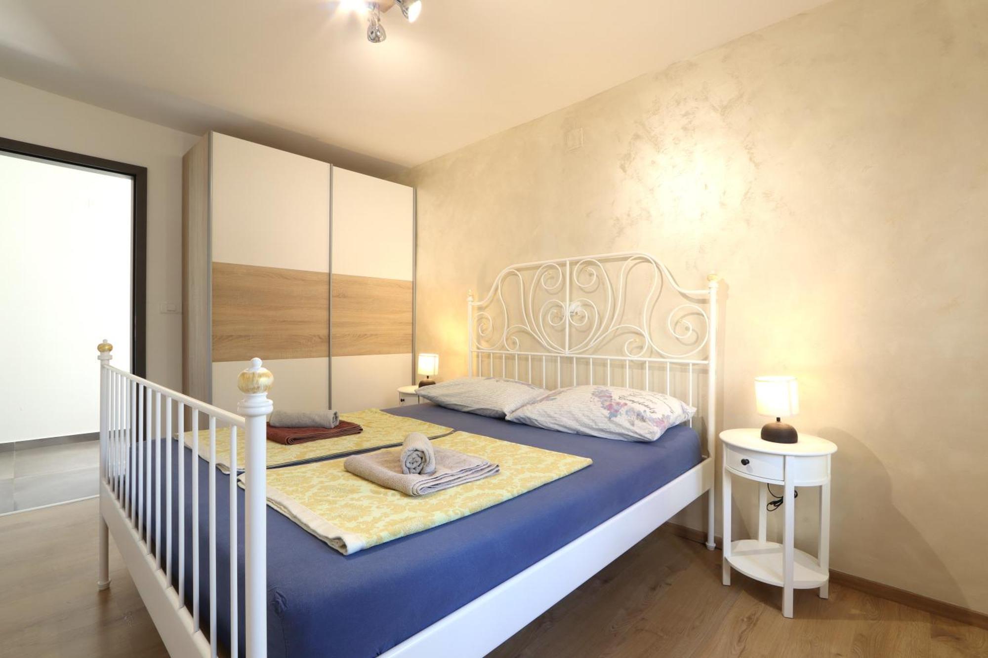 Holiday House "Laurus Garden" With Private Parking ميدولين المظهر الخارجي الصورة