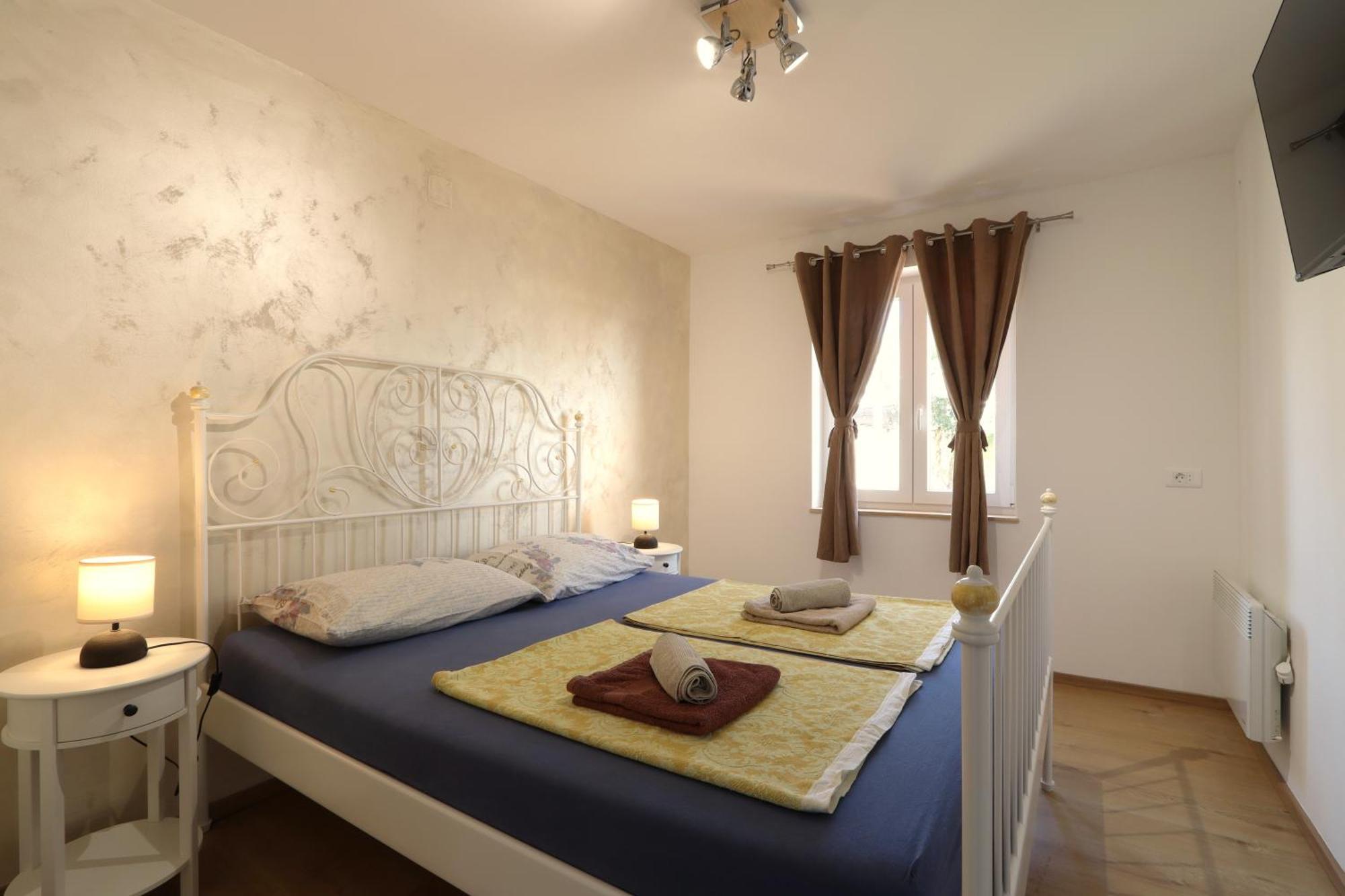 Holiday House "Laurus Garden" With Private Parking ميدولين المظهر الخارجي الصورة